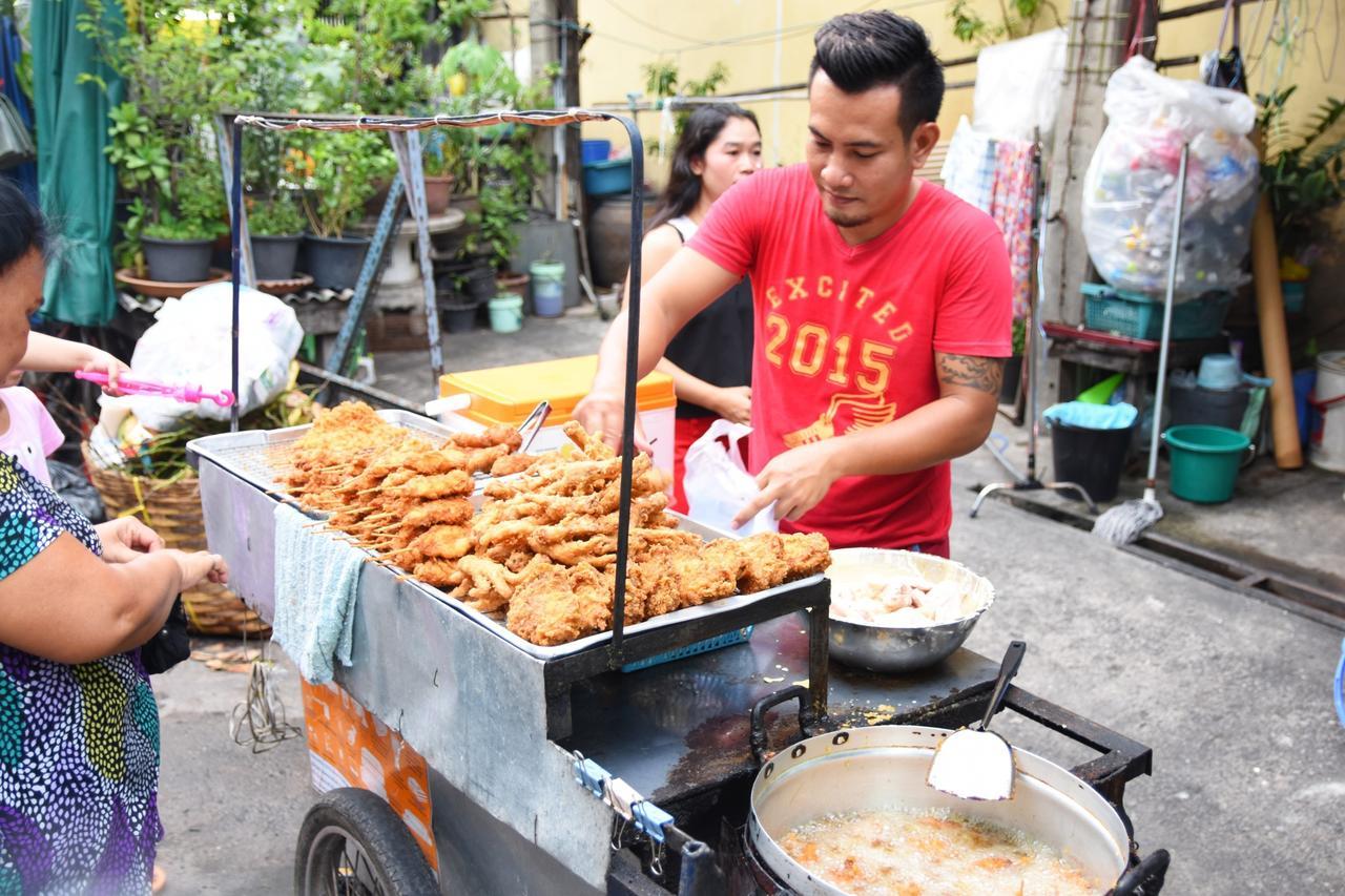 Yellow Mango Hostel Bangkok Ngoại thất bức ảnh