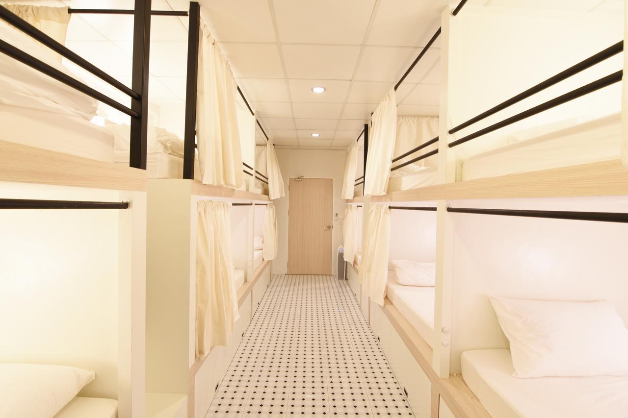 Yellow Mango Hostel Bangkok Ngoại thất bức ảnh