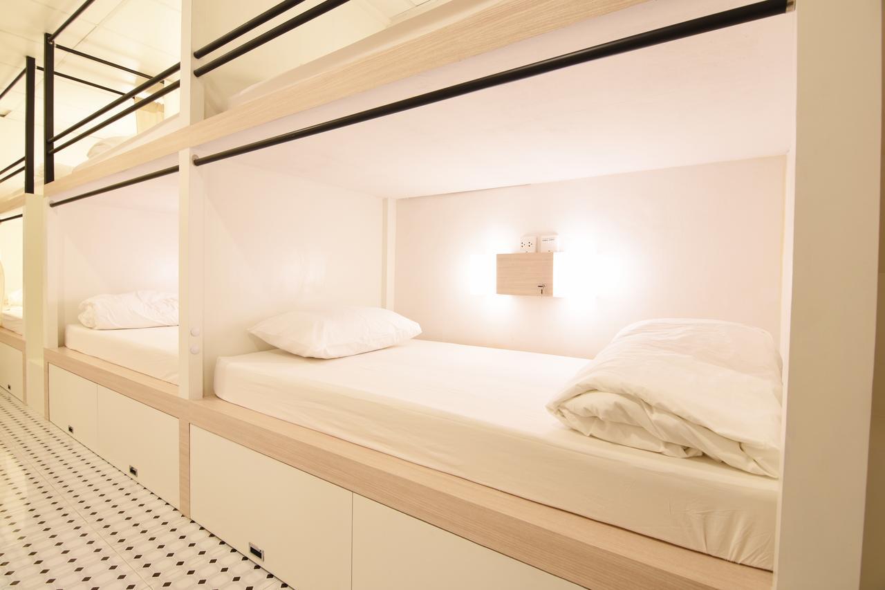 Yellow Mango Hostel Bangkok Ngoại thất bức ảnh